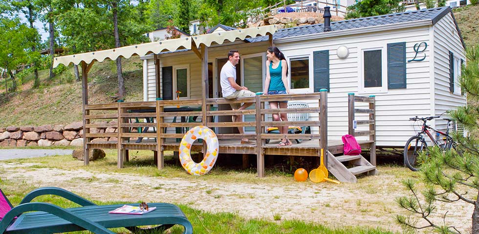 Camping Lac Aux Oiseaux : des emplacements spacieux pour votre hébergement en Aveyron