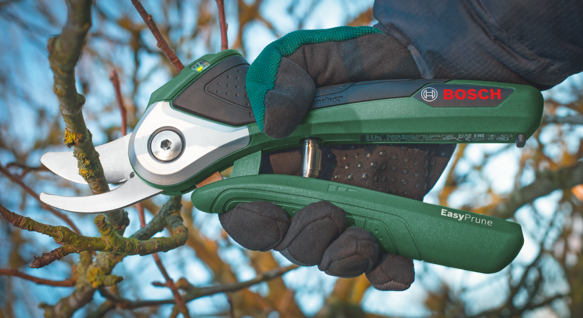 Comment bien choisir son sécateur électrique ?